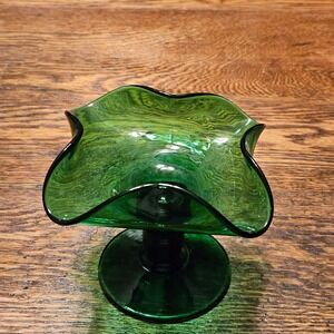 Vintage Emerald Green Hand Blown Glass Ruffled Pedestal Compote Candy Dish Bowl